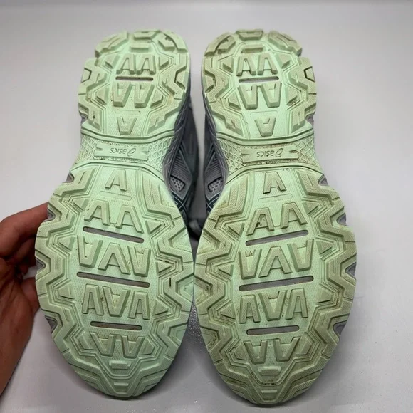 Gray Women's ASICS GEL-VENTURE 8 trail running shoes size 8.5 - Picture 7 of 10